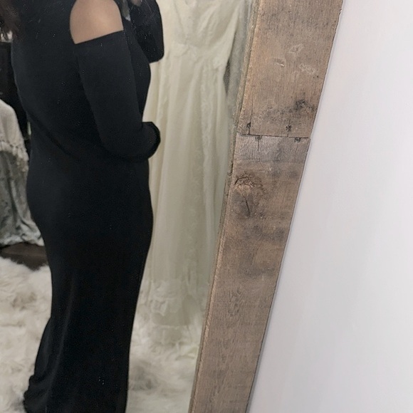 Kris Jenner Collection Elegant Black Cold Shoulder maxi Dress size medium - Picture 6 of 9